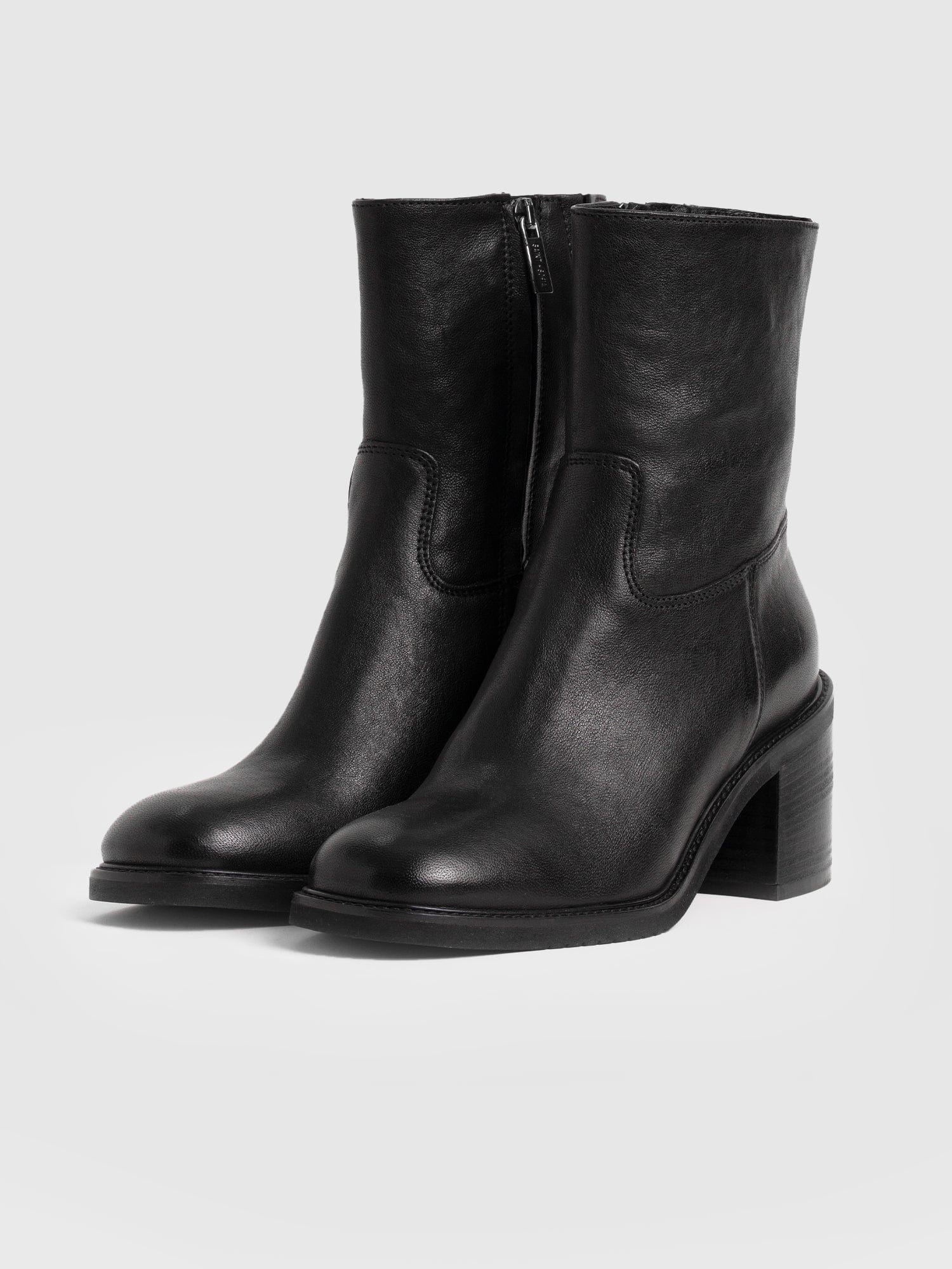 Dakota Ankle Boot - Black - Women's Shoes | Saint + Sofia® USA
